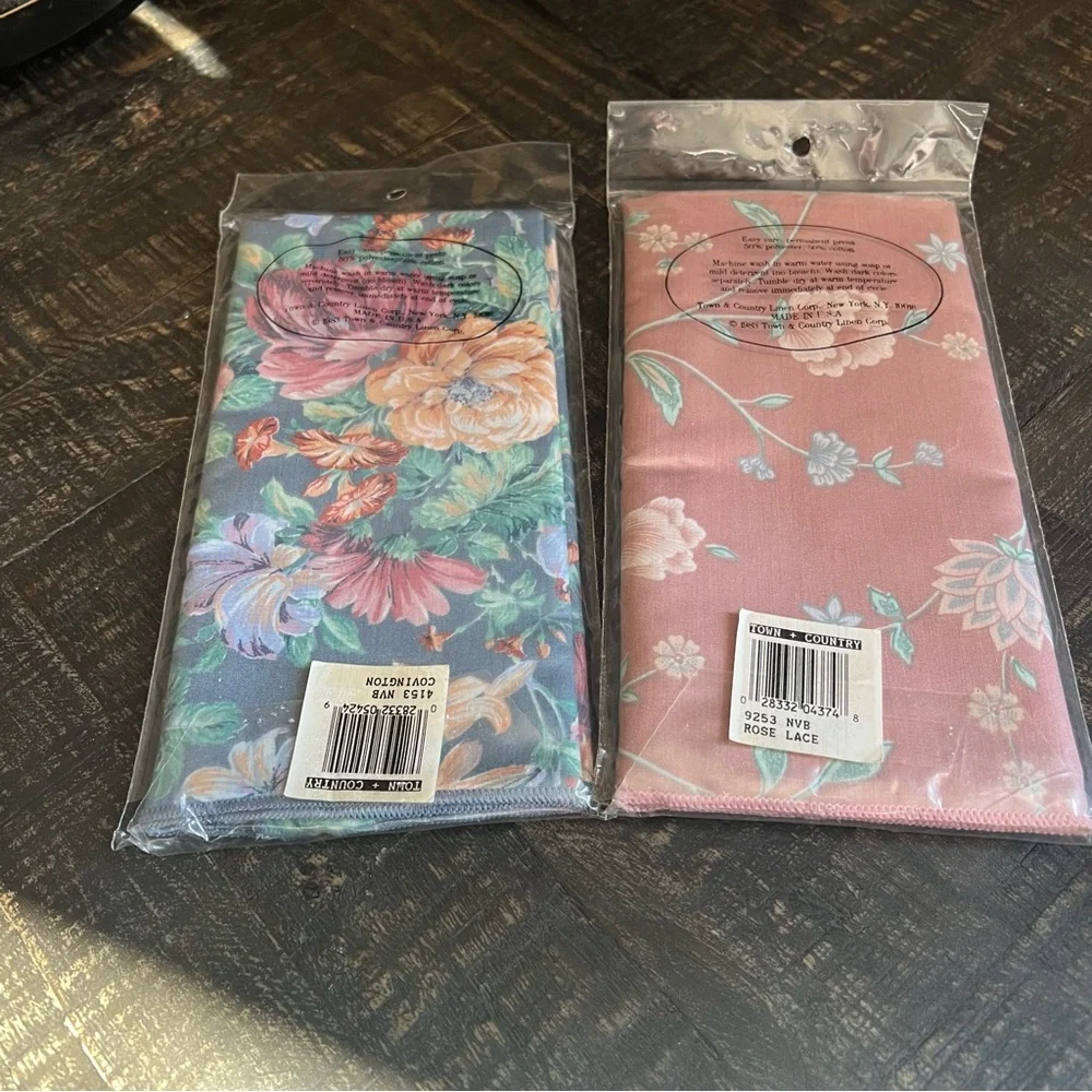 Town & Country Linen Napkins-Rose‎ Lace/Covington 1983
